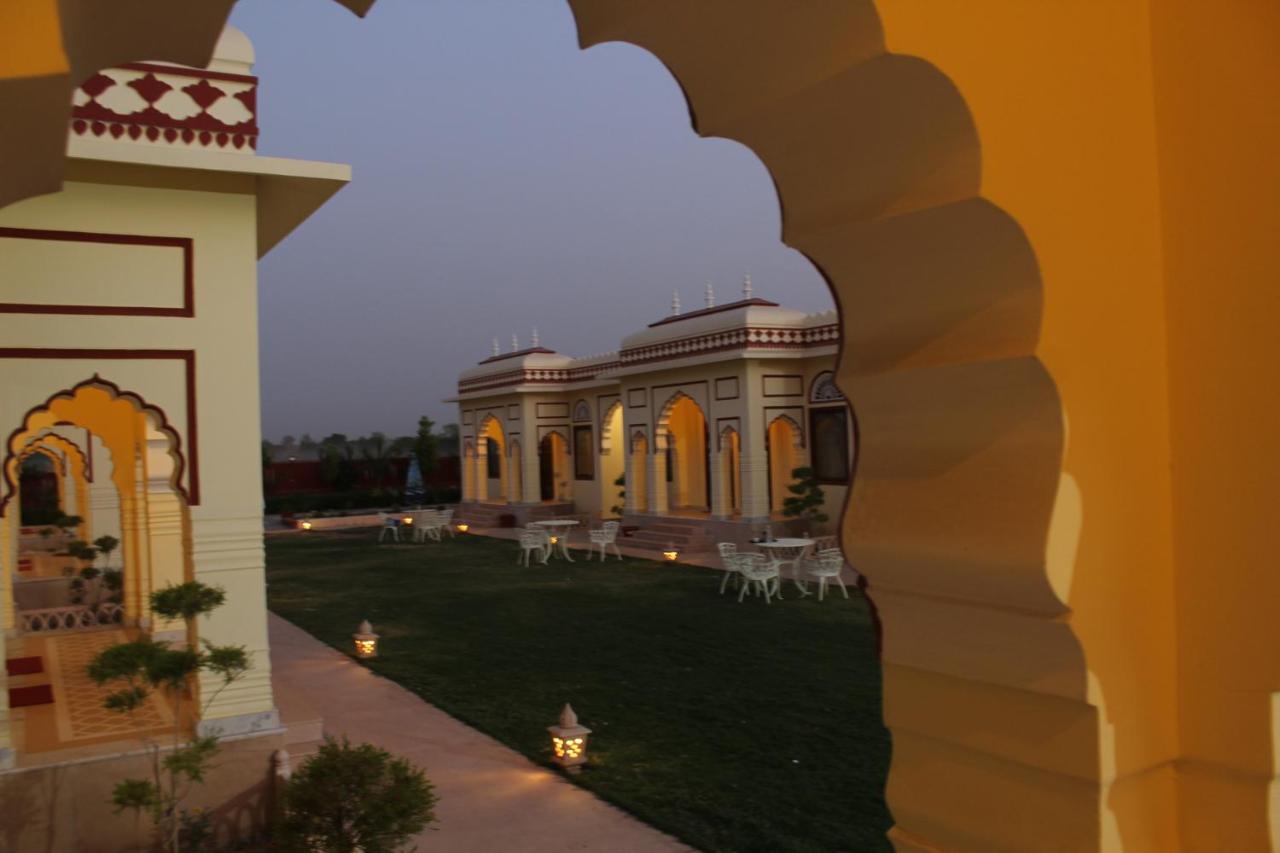 The Grand Barso Otel Bharatpur Dış mekan fotoğraf