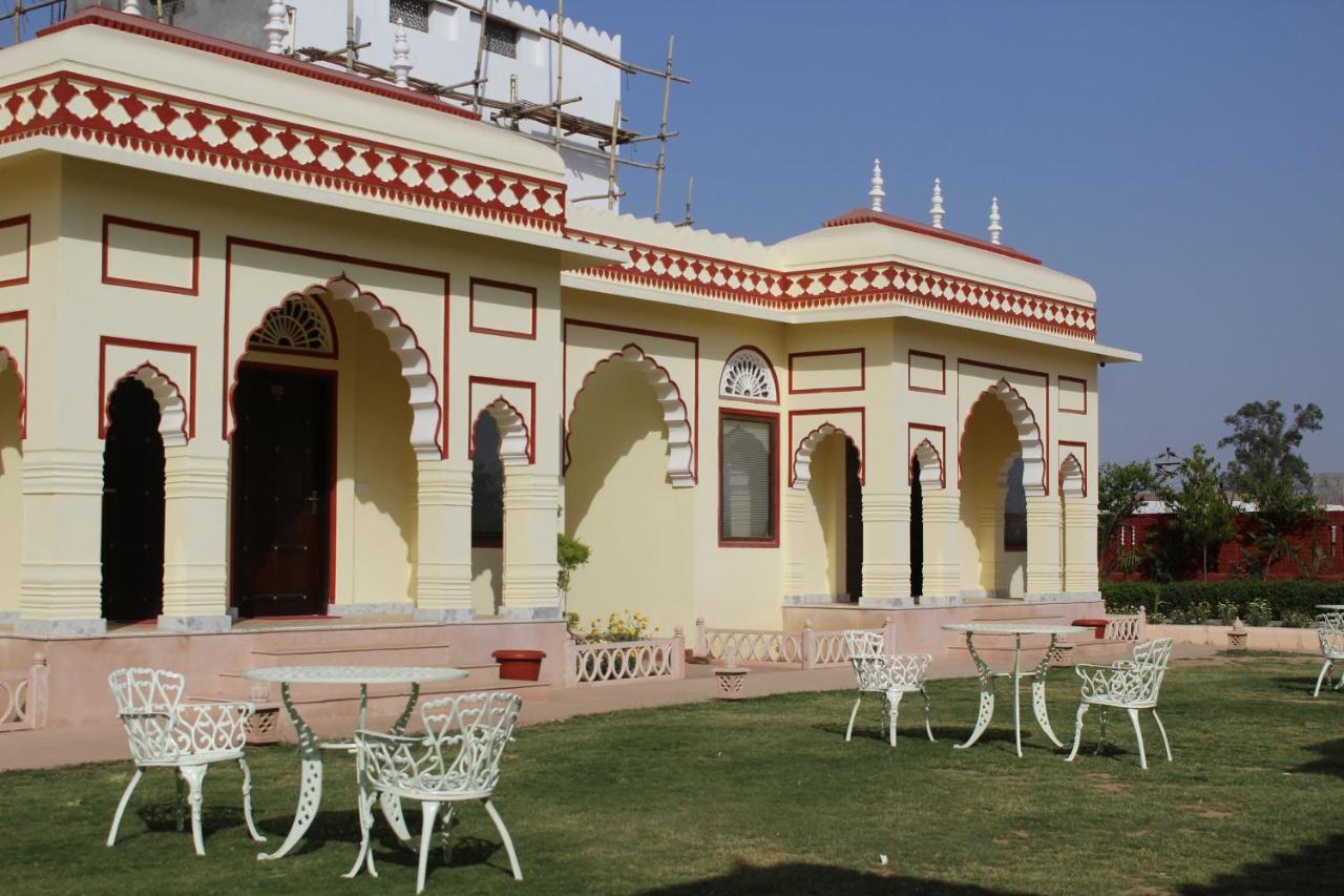 The Grand Barso Otel Bharatpur Dış mekan fotoğraf