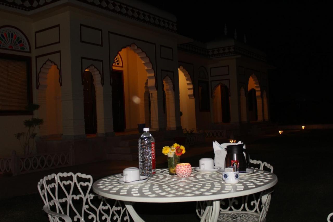 The Grand Barso Otel Bharatpur Dış mekan fotoğraf