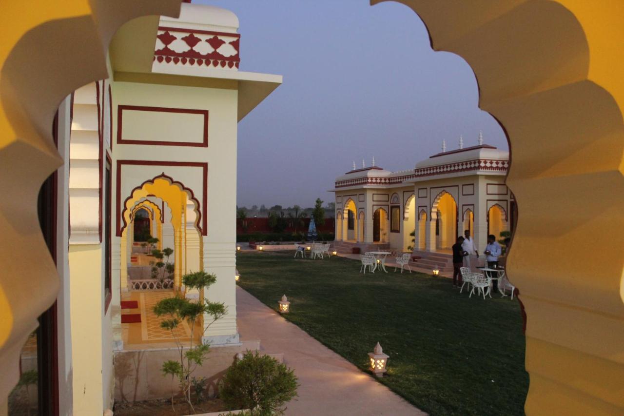 The Grand Barso Otel Bharatpur Dış mekan fotoğraf