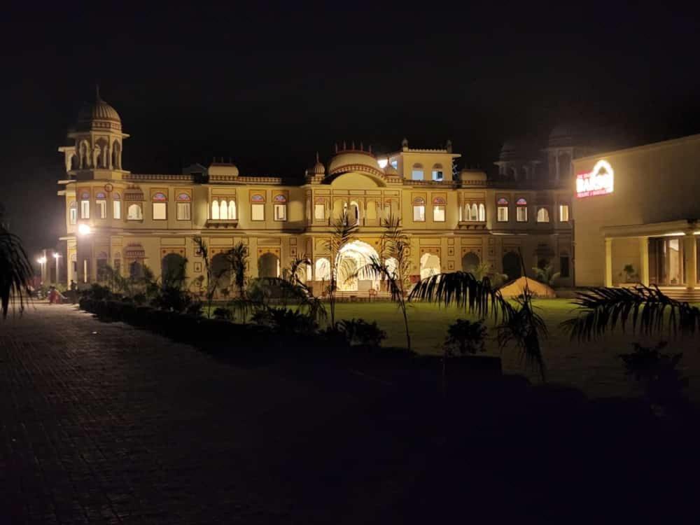 The Grand Barso Otel Bharatpur Dış mekan fotoğraf