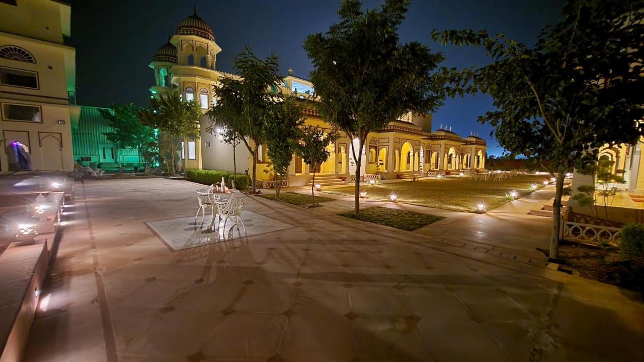 The Grand Barso Otel Bharatpur Dış mekan fotoğraf