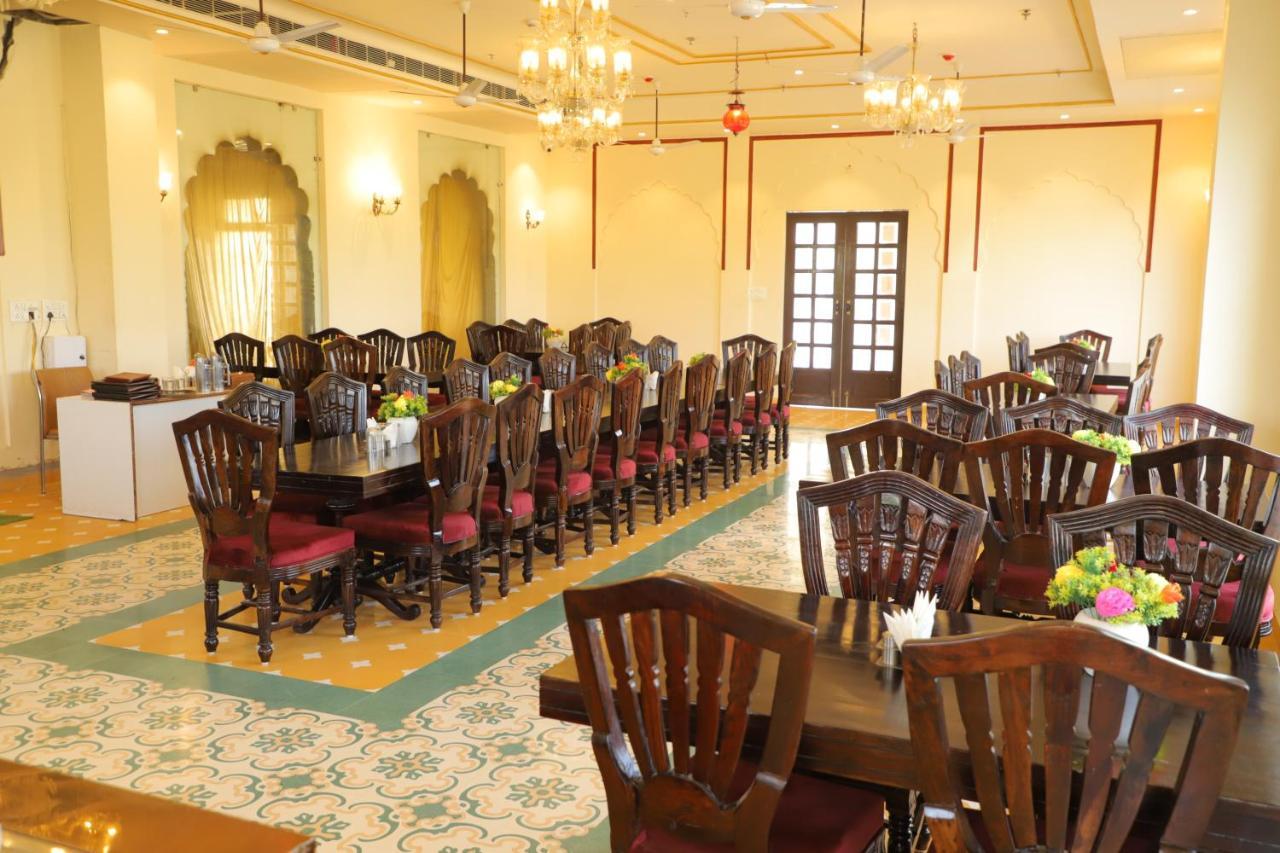 The Grand Barso Otel Bharatpur Dış mekan fotoğraf